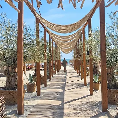 Modern 2 Camere,complet Utilat,cu Balcon Si La Mare-zoorba Năvodari