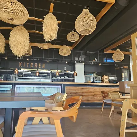 Modern 2 Camere,complet Utilat,cu Balcon Si La Mare-zoorba Năvodari