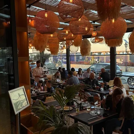 Modern 2 Camere,complet Utilat,cu Balcon Si La Mare-zoorba Năvodari