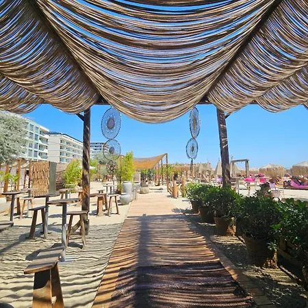 Modern 2 Camere,complet Utilat,cu Balcon Si La Mare-zoorba * Năvodari