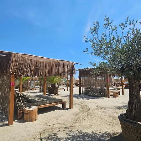 شقة 2 Camere,complet Utilat,cu Balcon Si La Mare-zoorba Năvodari